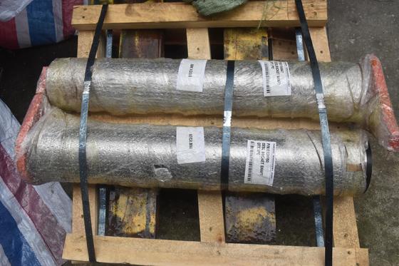 Excavator Spare Part BUCKET PIN 8104947 8100950 for HITACHI ZAX870 Engine